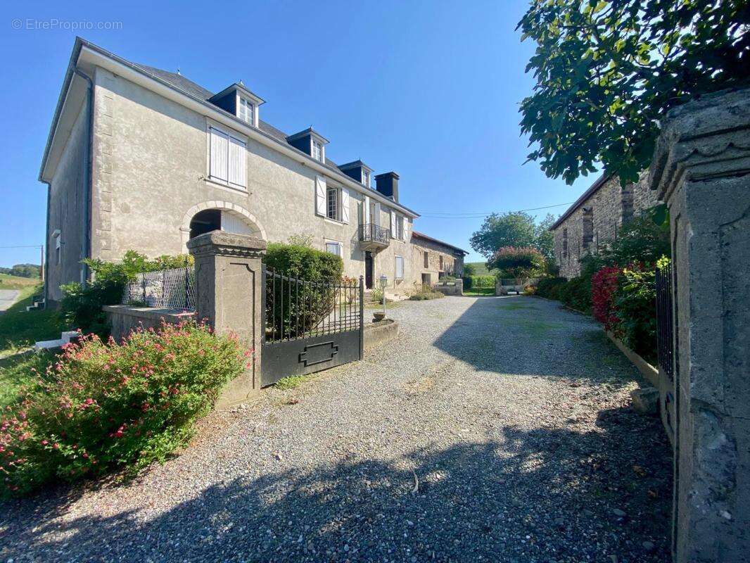 Maison 280 m² à Narp  - photo 3