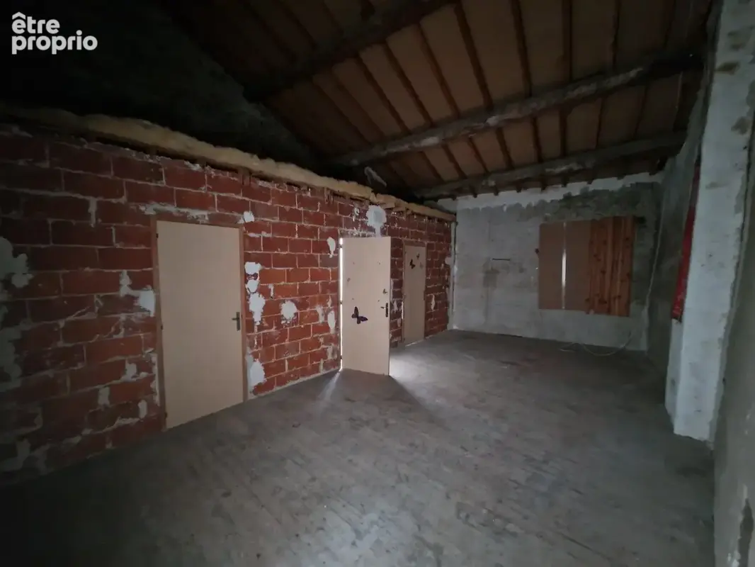 Maison de village en pierre 2 faces de type 3/4 avec remises et cour attenantes - photo 14