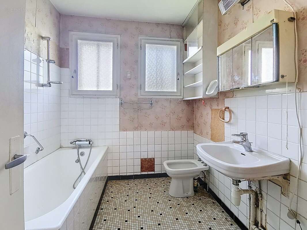 Maison à LA CHAUSSEE-SAINT-VICTOR