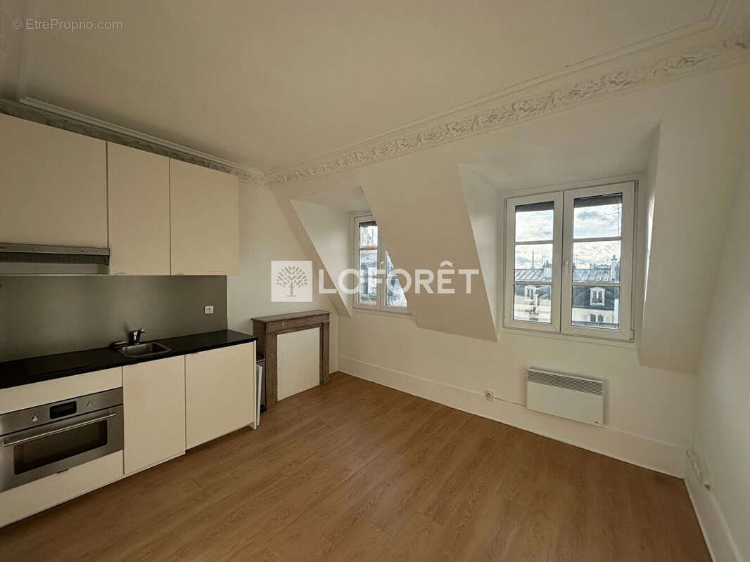 Appartement à PARIS-17E