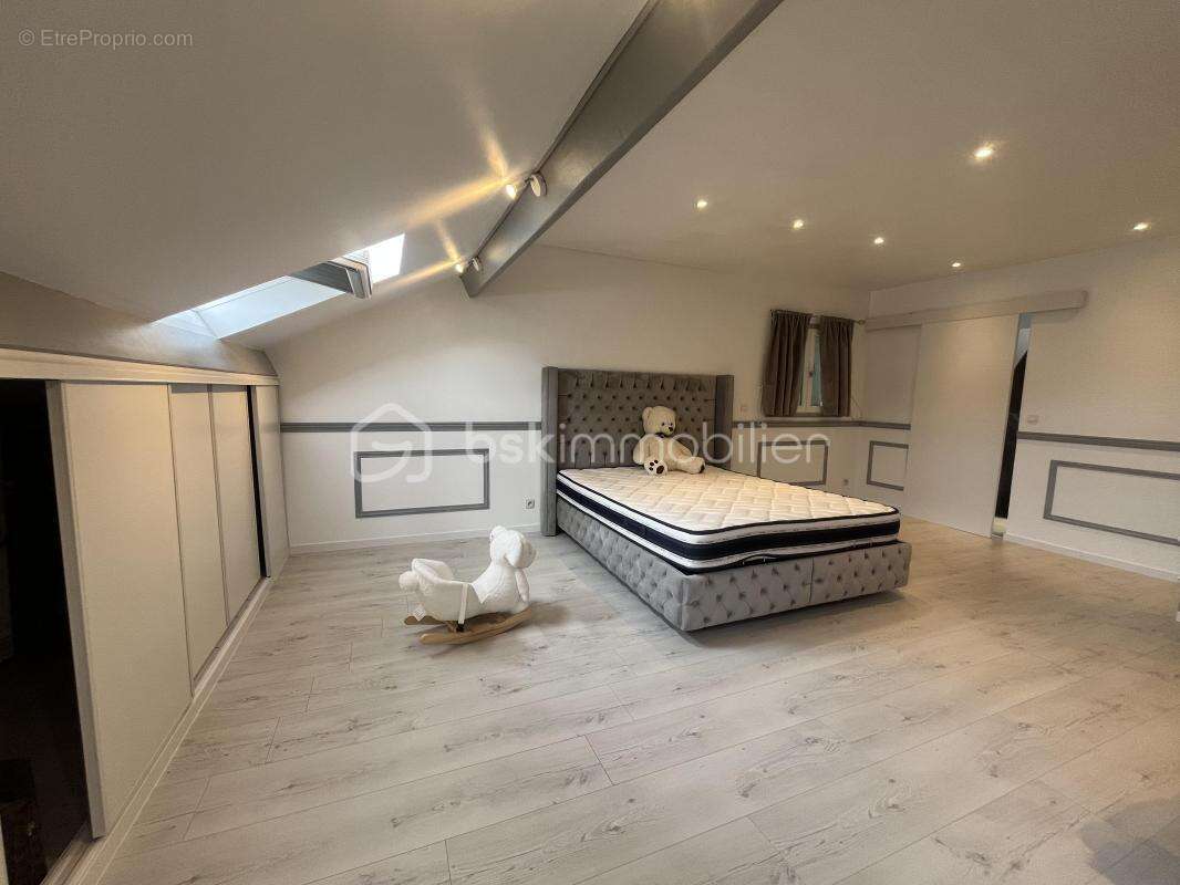 Maison élégante au cœur de la tranquillité et à proximité de toutes commodités - photo 9