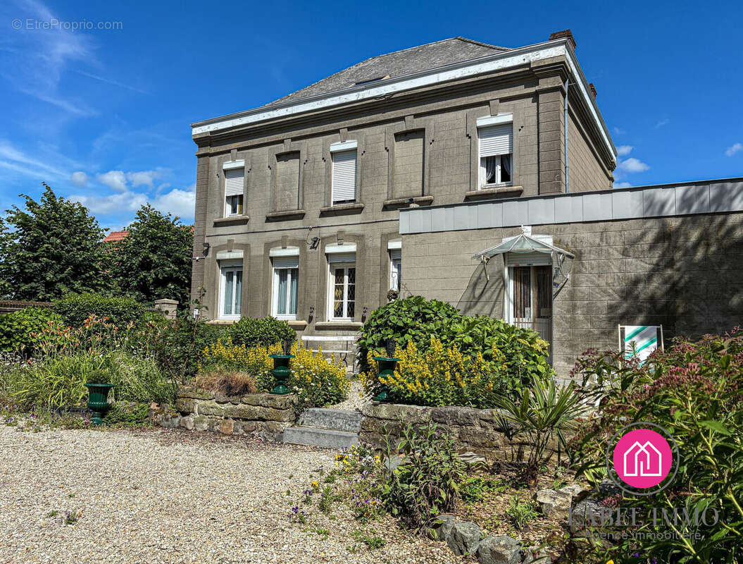 Maison à SEBOURG