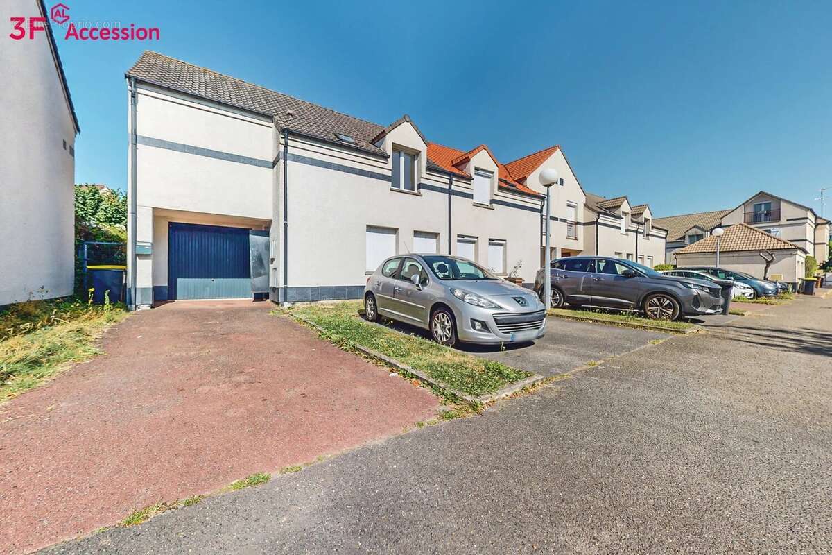 Maison à COURDIMANCHE