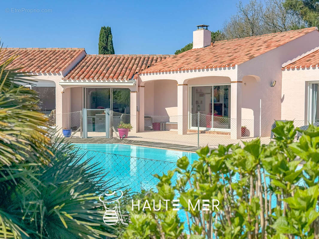 CREOLE - Villa de plain-pied avec piscine à débordement - photo 9