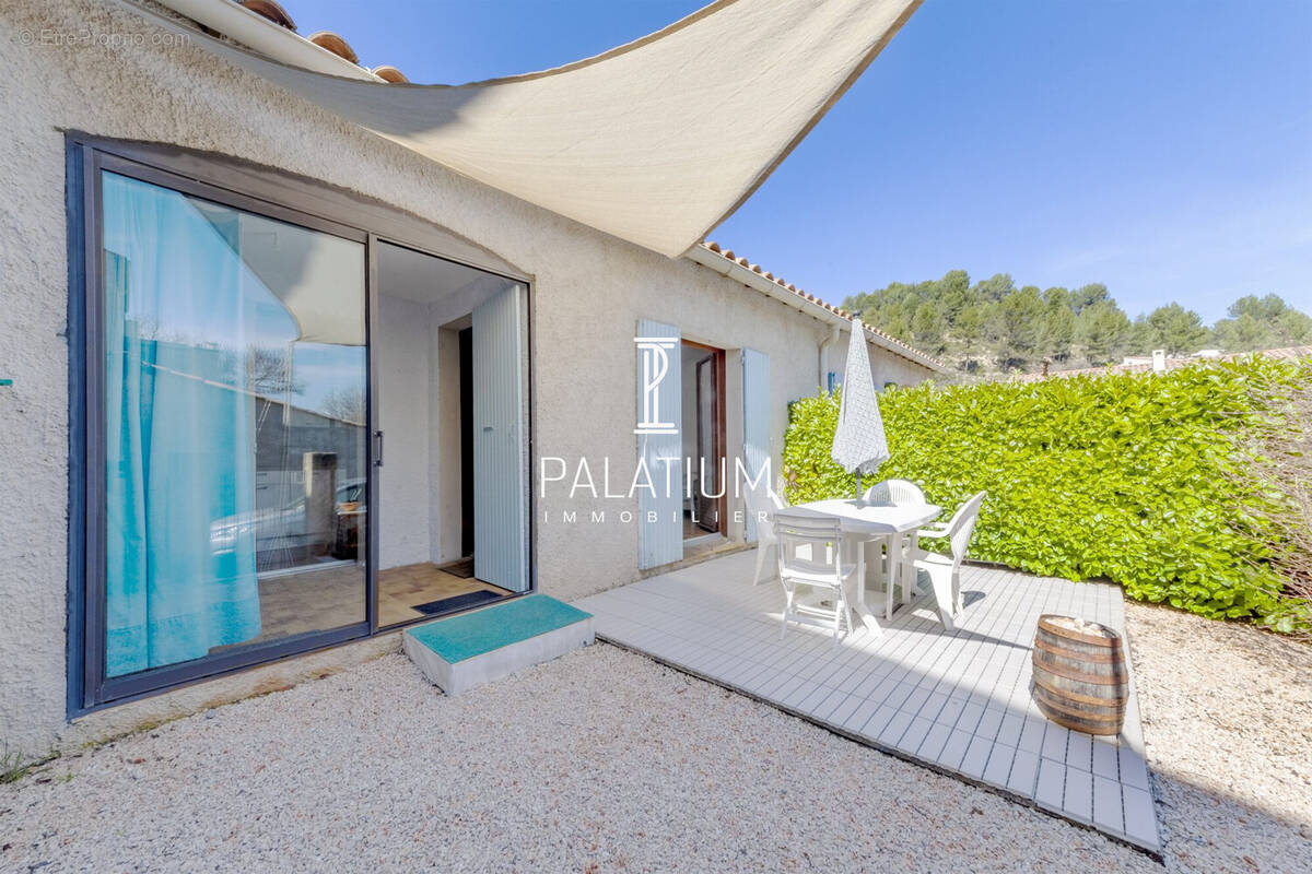 Appartement à GREOUX-LES-BAINS