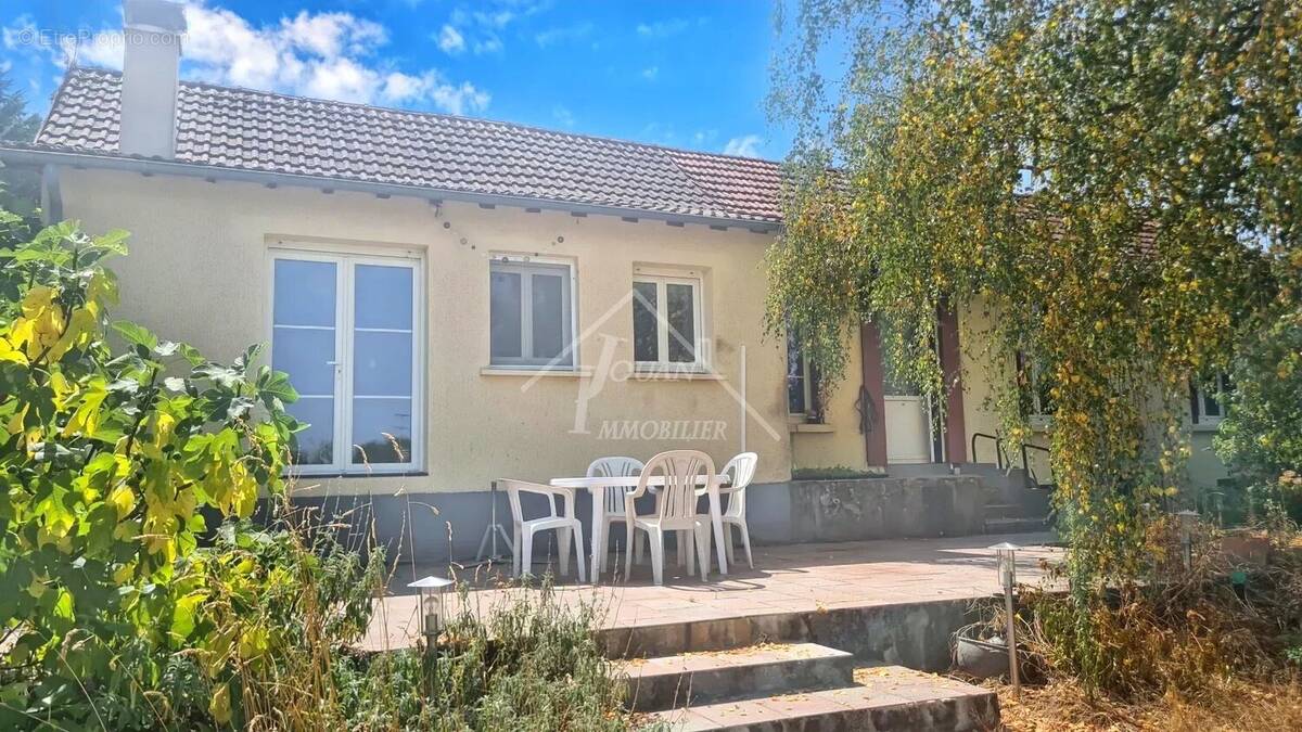 Maison à CERILLY