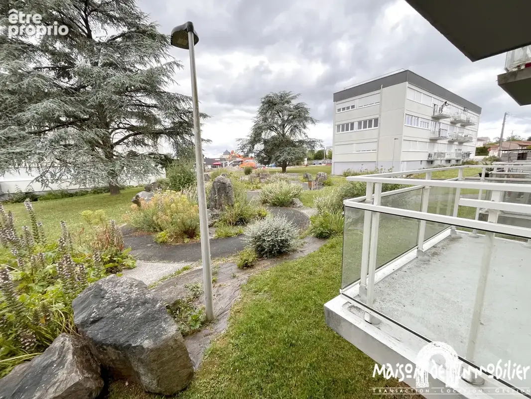 A vendre à COGNAC - Appartement 5 pièces - 86m2 - 2 emplacements de parking - photo 4