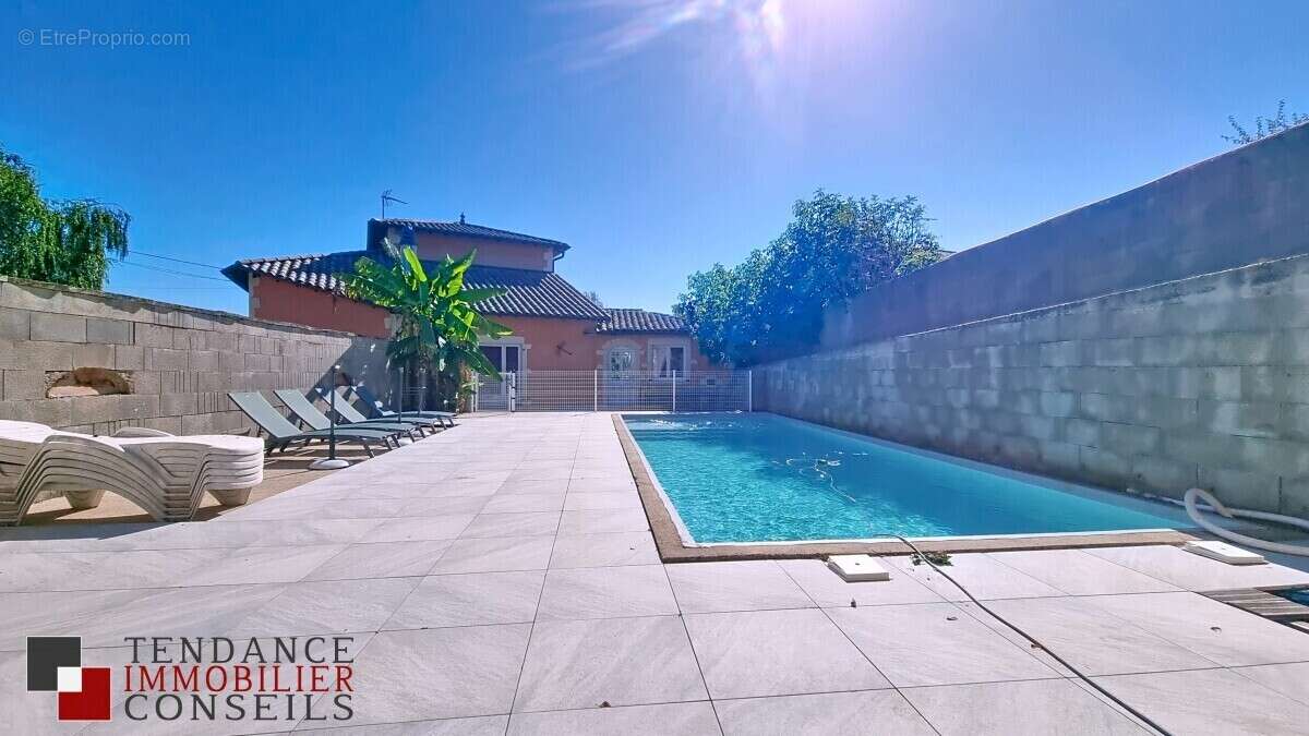 Maison à SAINT-ETIENNE-DES-OULLIERES