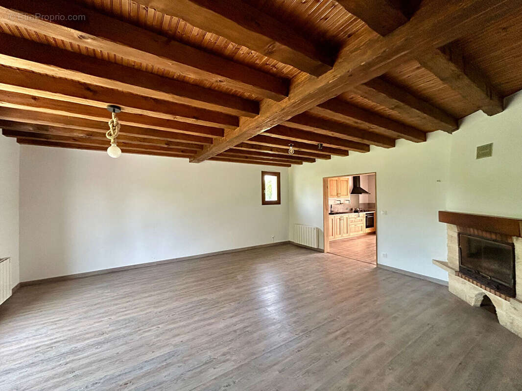 Maison à AZAY-LE-BRULE