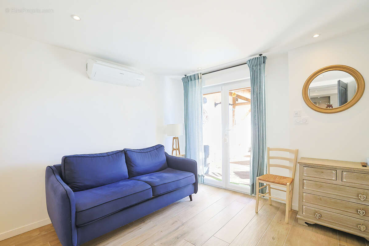 Maison à CARQUEIRANNE