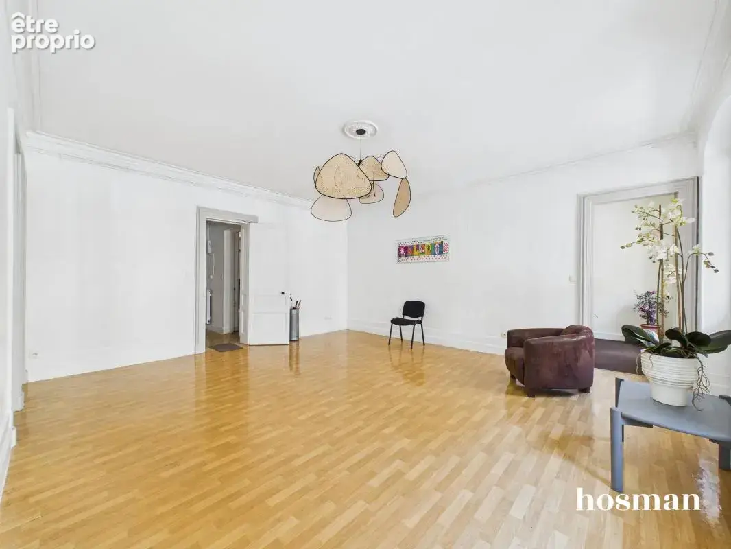 Local professionnel lumineux de 120 m² - Pouvant être transformé en appartement - Cours d'Alsace-et-Lorraine, Bordeaux - - photo 9