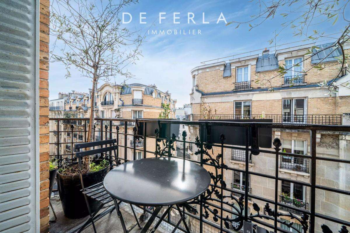 Appartement à PARIS-14E