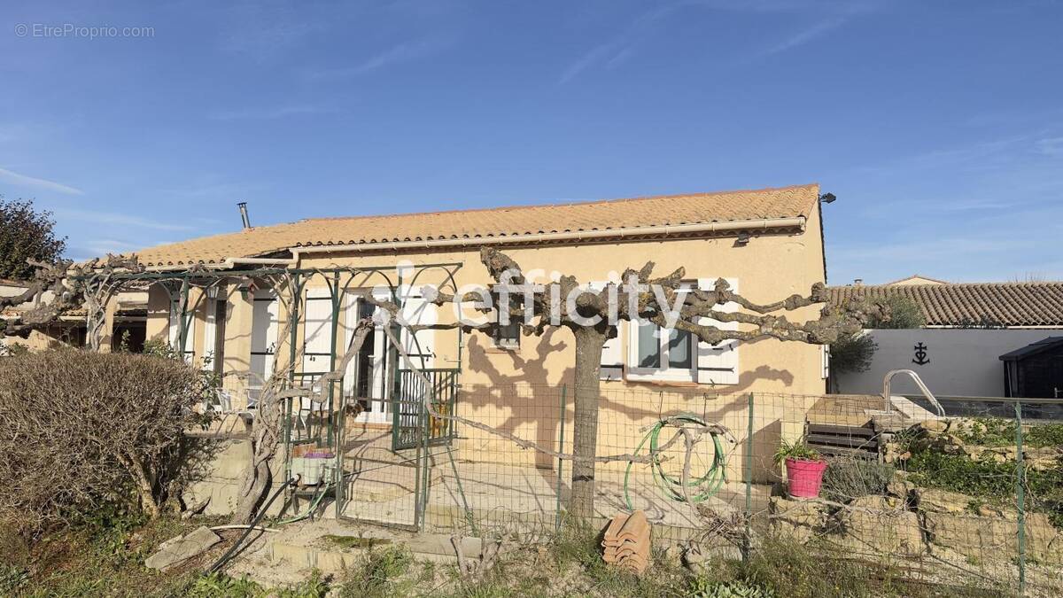 Maison à COURTHEZON