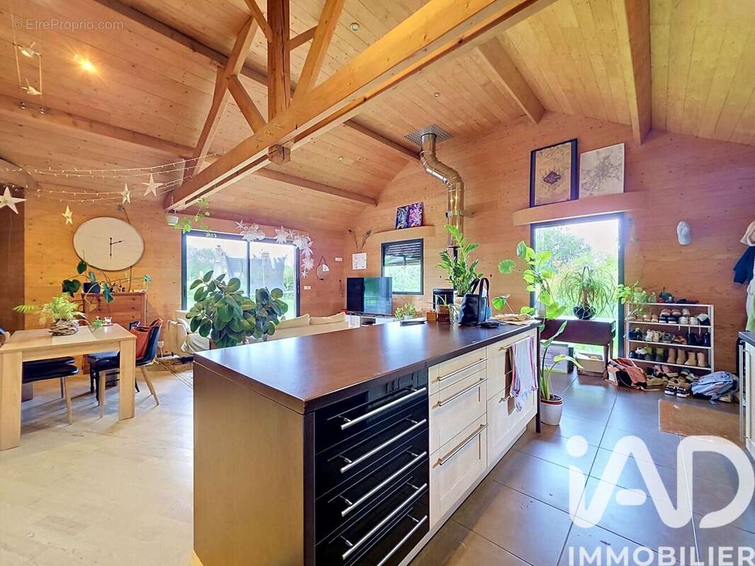 Maison 110 m² à Le Luot  - photo 6