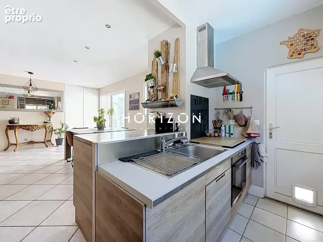 Maison 7 pièces 230 m² à vendre à Chatillon-Sur-Chalaronne (01400) - photo 6