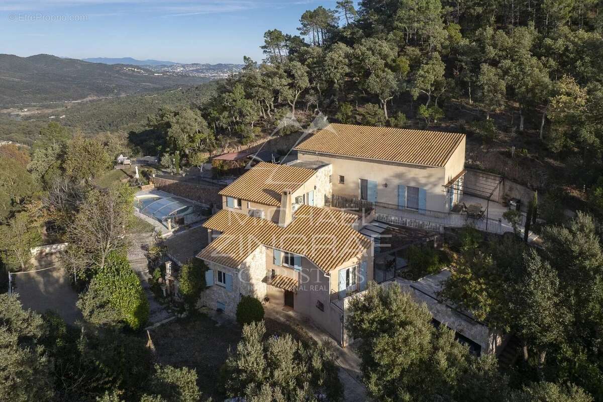 Maison à MANDELIEU-LA-NAPOULE