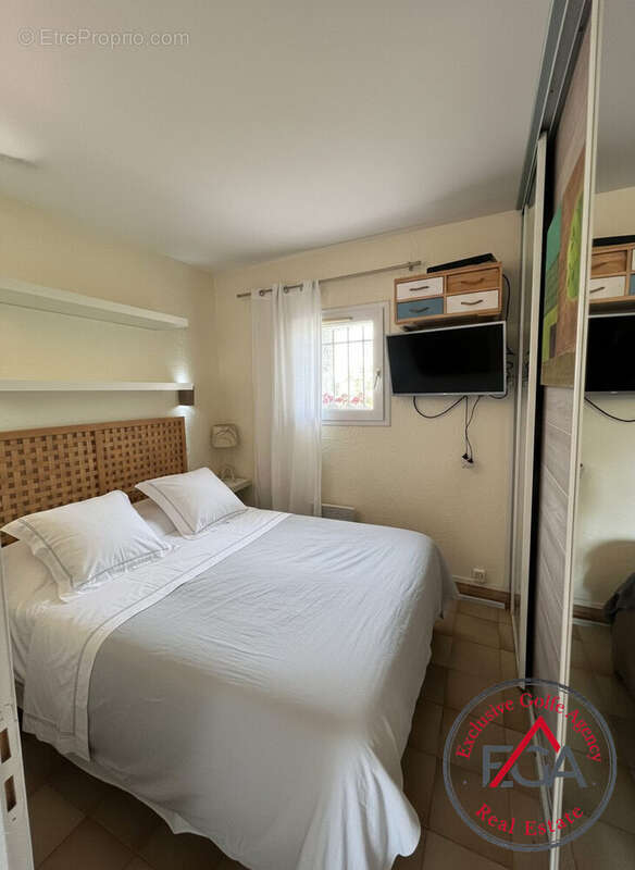 Chambre1 - Appartement à LA CROIX-VALMER