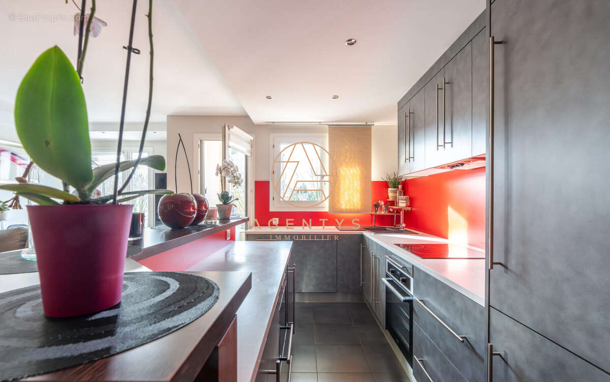 Appartement à LE PERREUX-SUR-MARNE