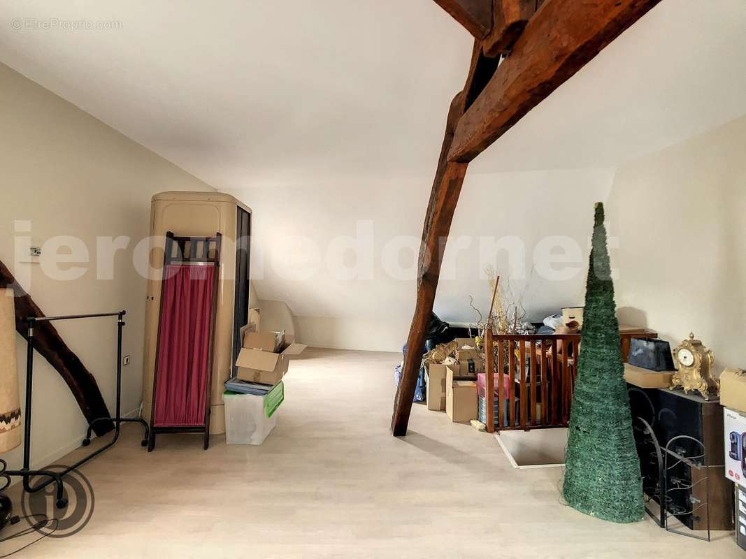 salon-1678114081_1678114471_14546_3718cde - Commerce à MARSEILLE-EN-BEAUVAISIS