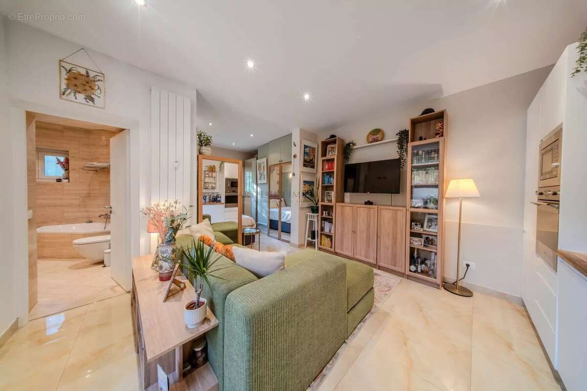 Appartement à ROQUEBRUNE-CAP-MARTIN