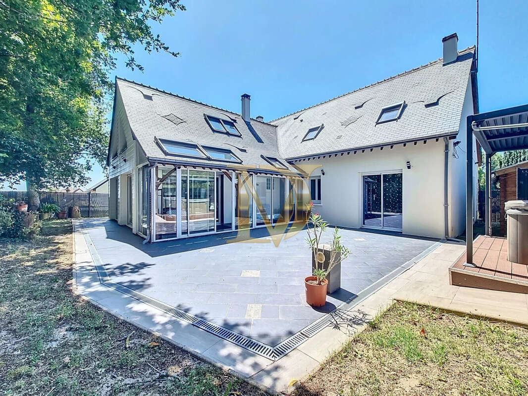 Maison à LA CROIX-EN-TOURAINE