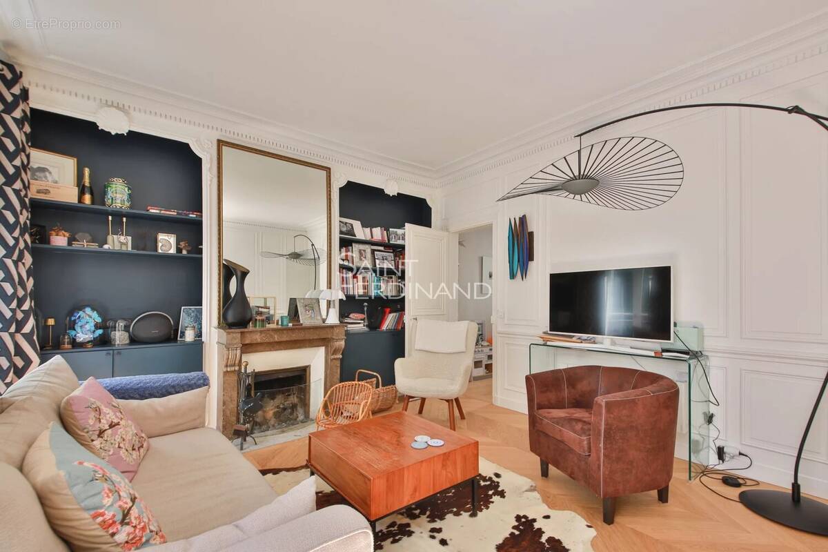 Appartement à PARIS-17E