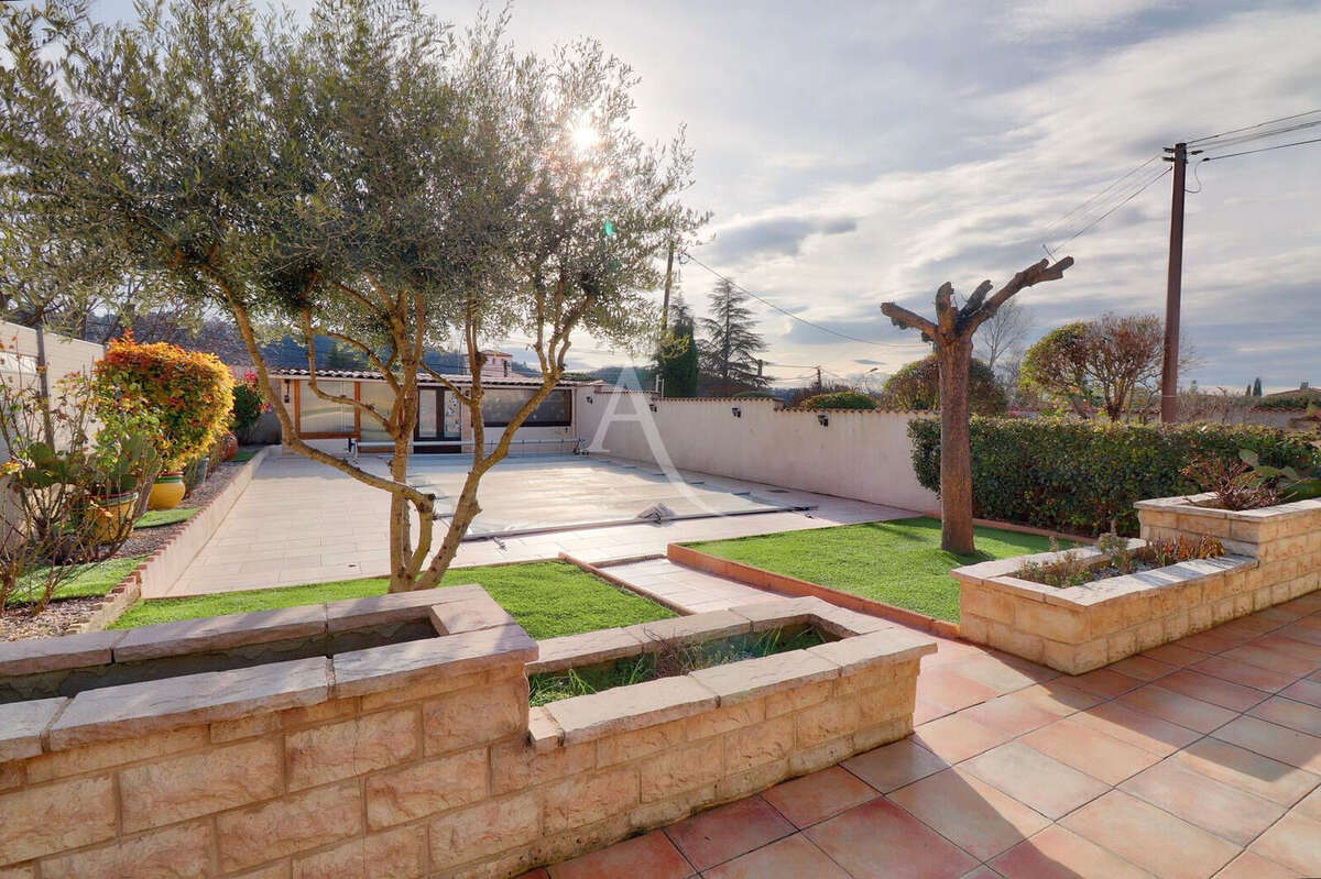 Maison à VINON-SUR-VERDON