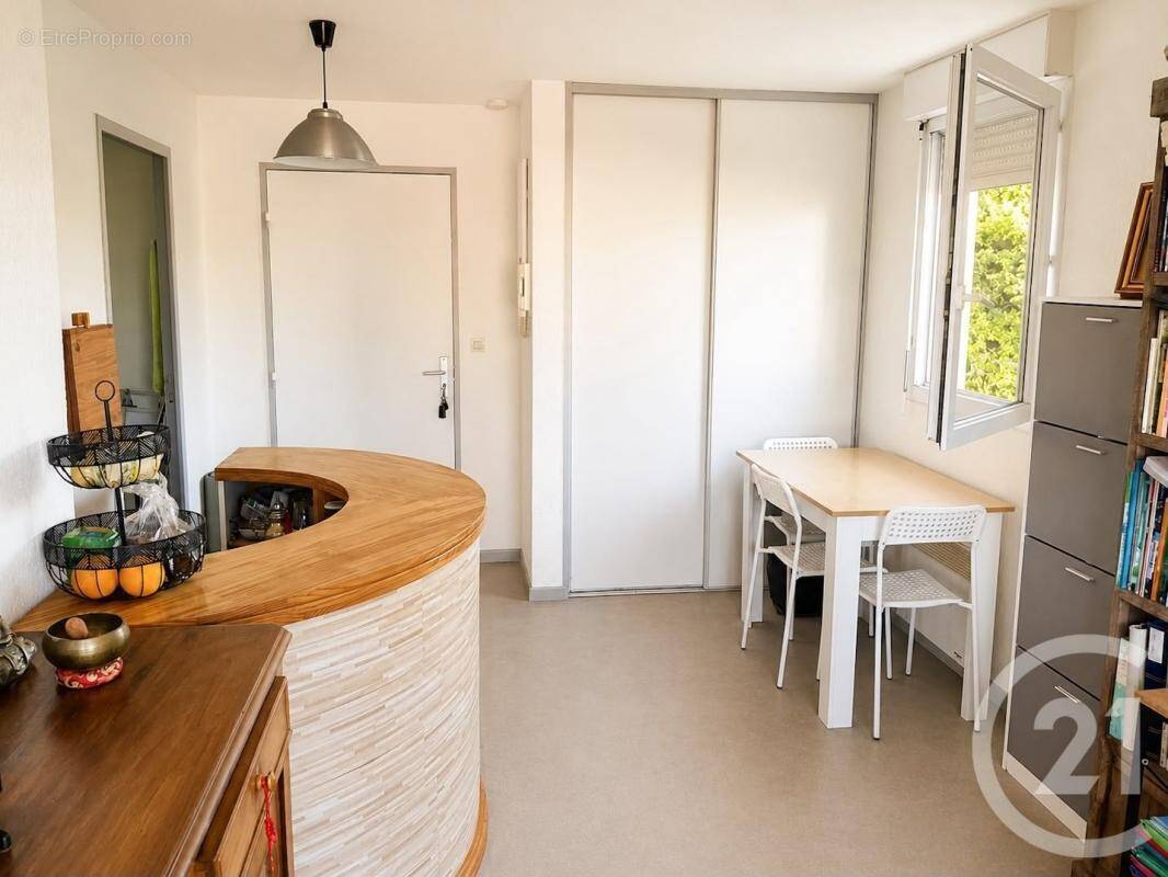 Appartement 30 m² à Lattes  - photo 1