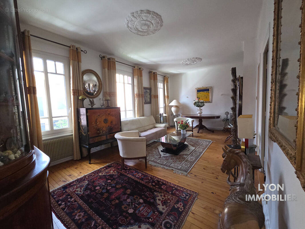 Maison à LYON-8E