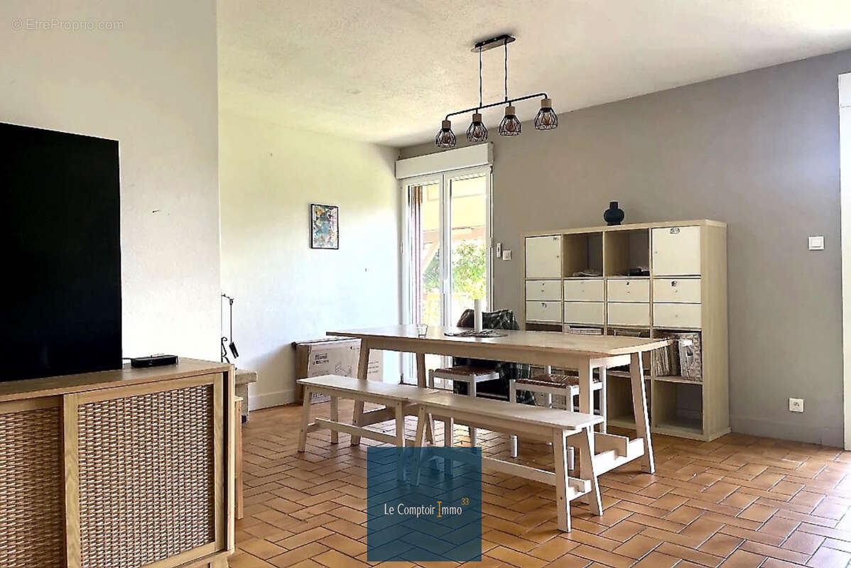 Maison à AMBARES-ET-LAGRAVE