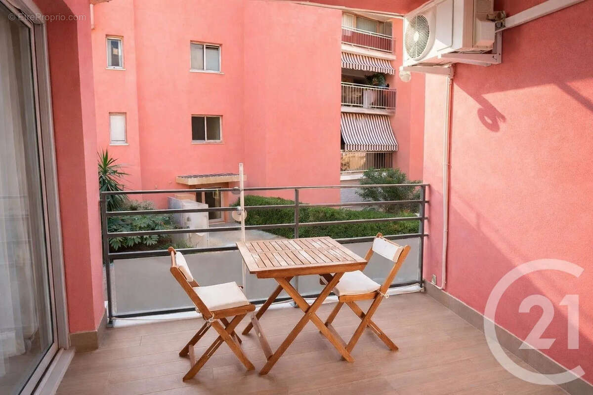 Appartement à ROQUEBRUNE-CAP-MARTIN