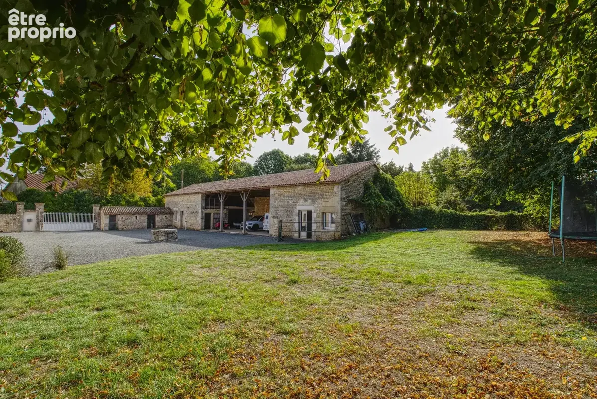 Maison en pierre au style moderne, située dans un joli village et implantée sur un beau terrain - photo 6