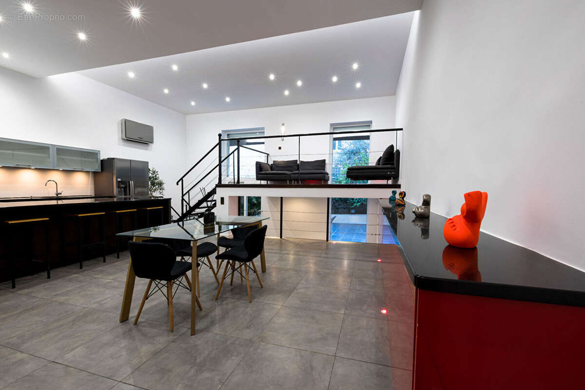 Appartement à MARSEILLE-6E
