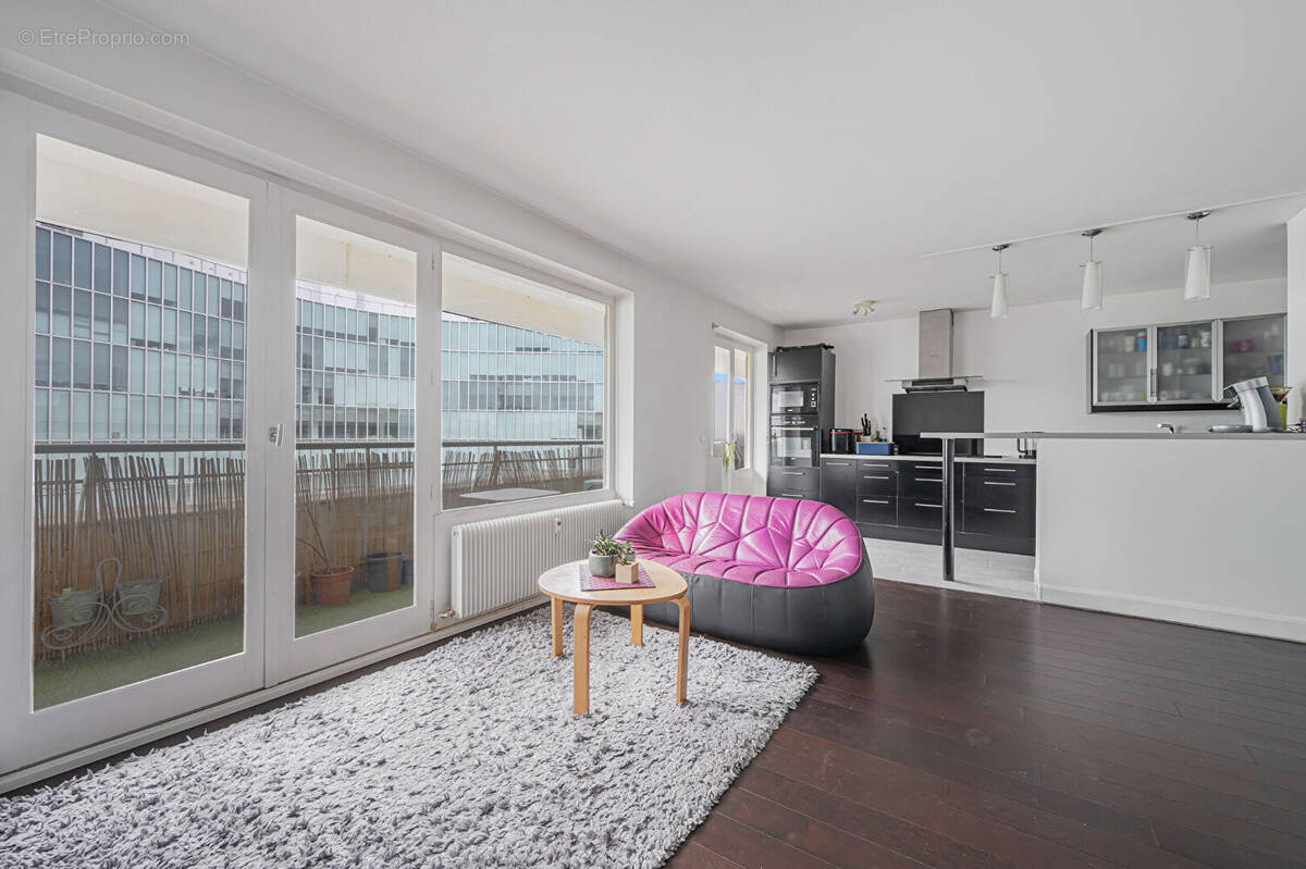Appartement à PARIS-14E