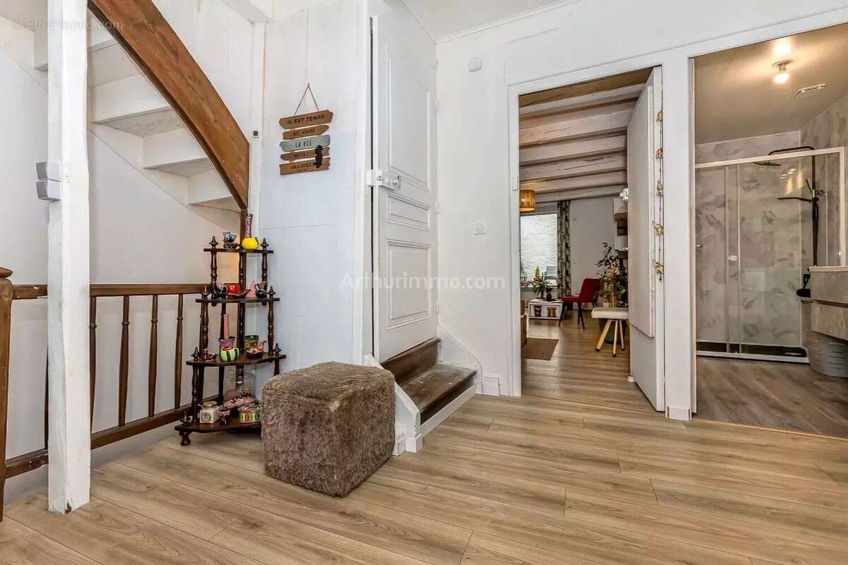 Maison à VIRIEU-LE-GRAND