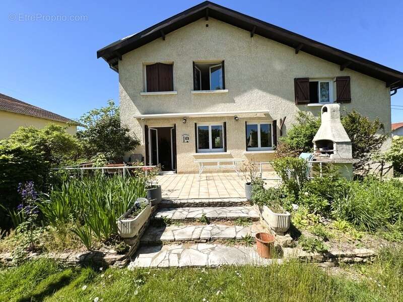 Maison à JONAGE
