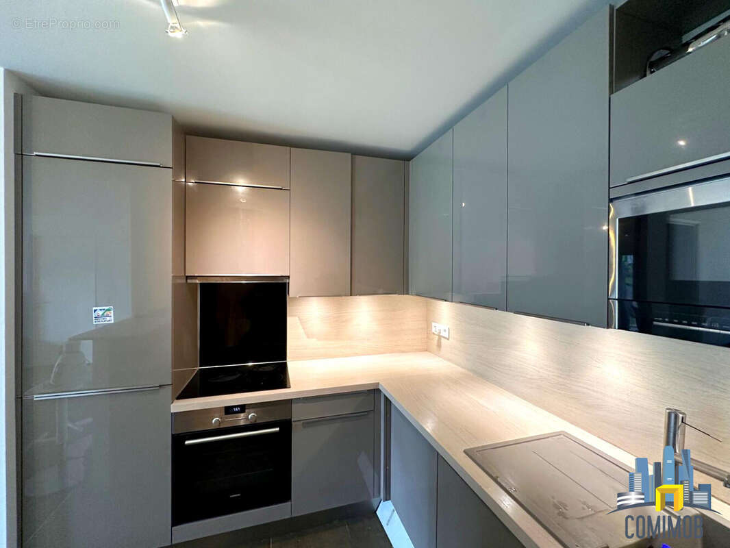 Appartement à COURBEVOIE