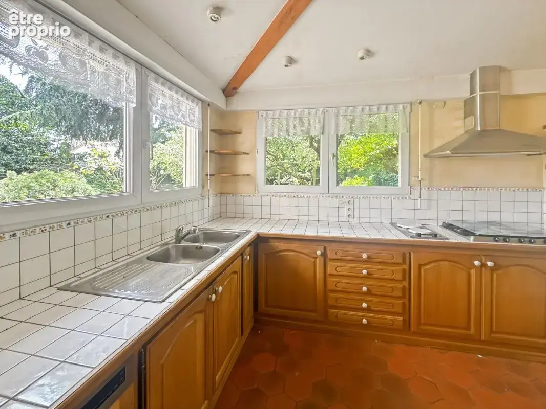 SAINT MARCEL LES VALENCE - Maison de 211 m² sur 2734m² constructible - photo 4