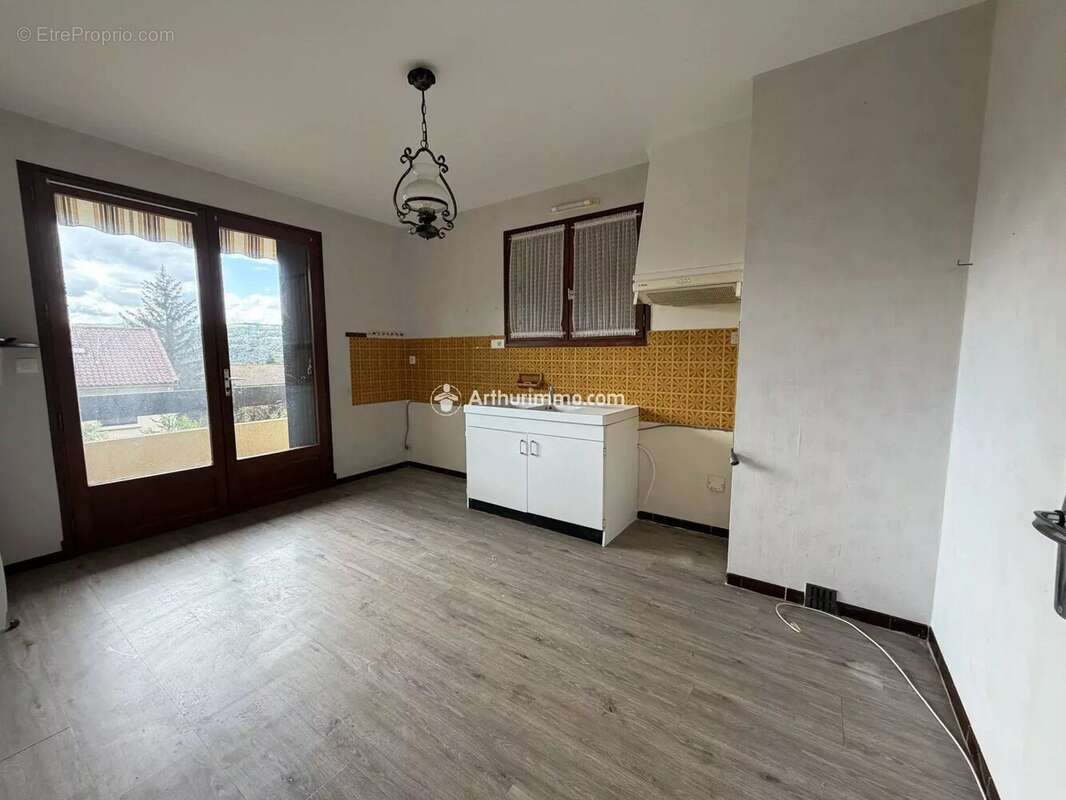 Maison à CREISSELS
