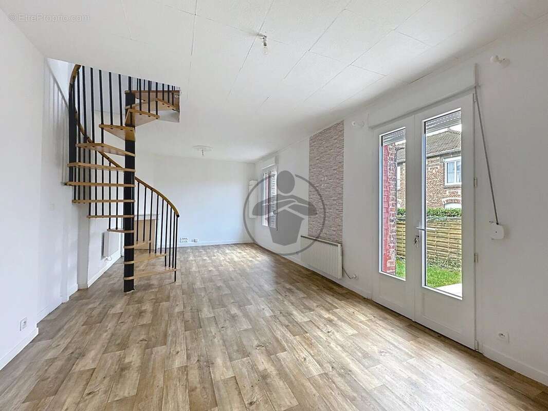 Maison à SAINT-QUENTIN