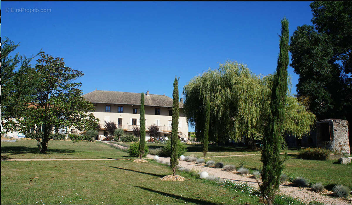 Maison  10 pièce(s) 577 m2 - photo 3