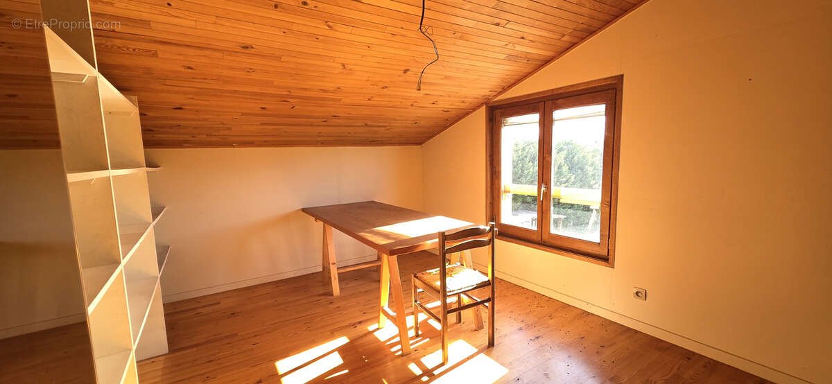 Maison familiale avec 6 chambres et grand terrain - photo 16