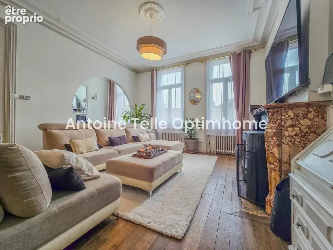 Le Cateau - Batisse de 4 chambres avec jardin clos & porche véhicules - Cachet & modernité - photo 4