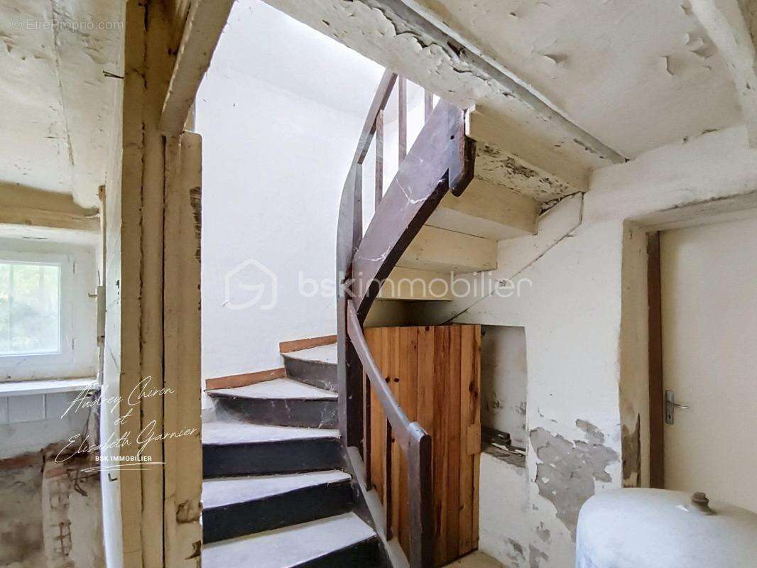 Maison à rénover 87 m² – fort potentiel – centre de Champigné - photo 12