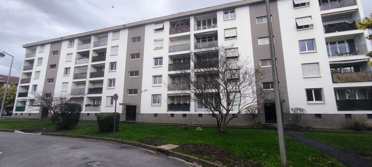 Appartement à BILLERE