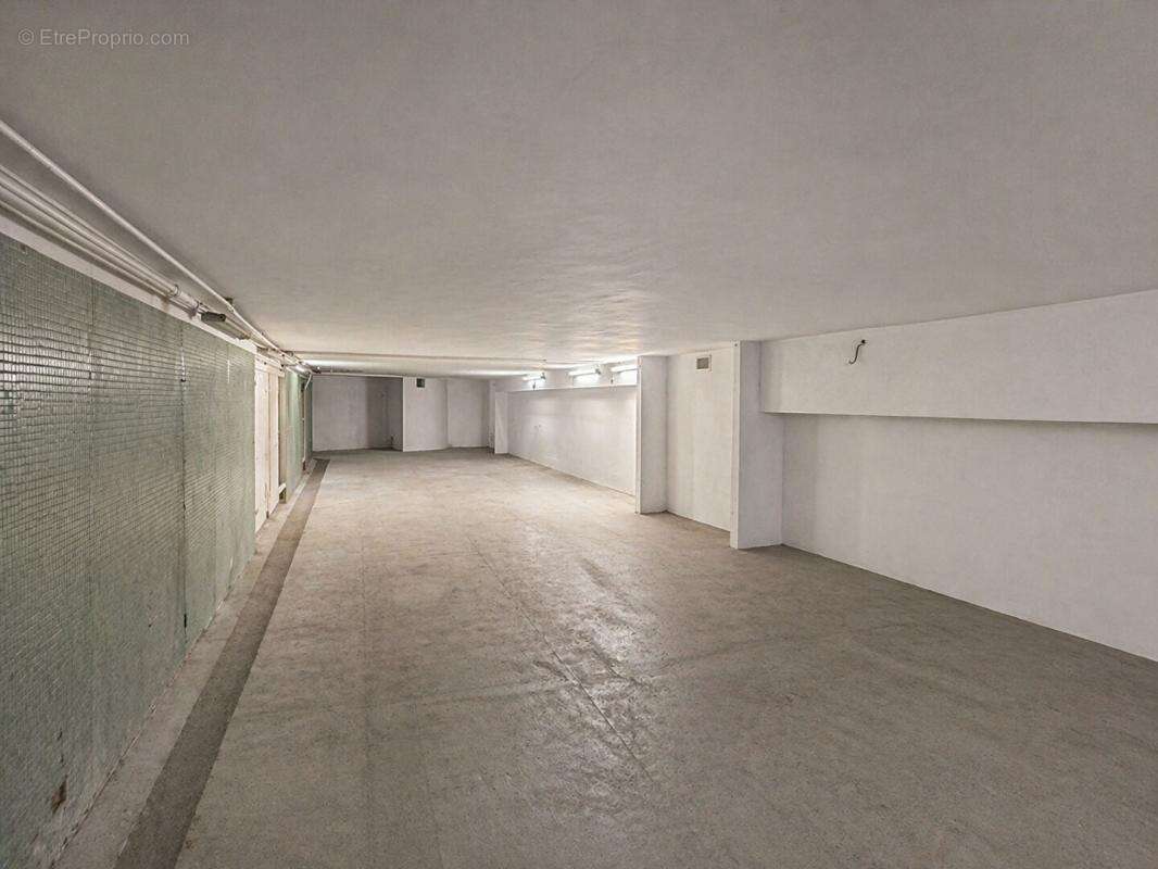 Parking à SAINT-RAPHAEL
