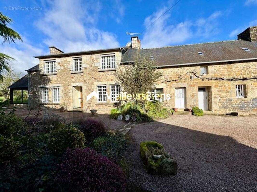 Maison à PLOUAGAT
