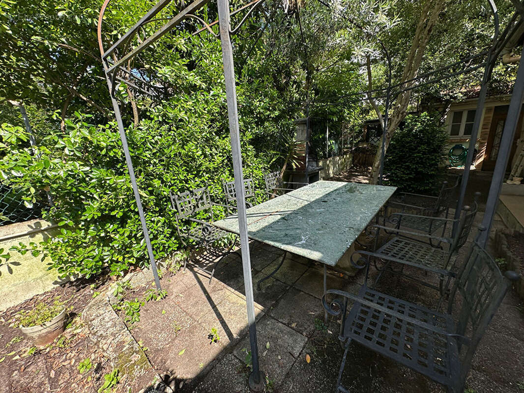 Maison à SURESNES