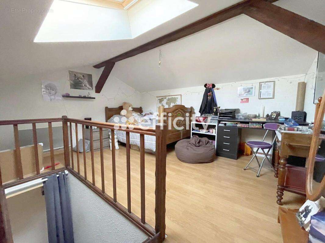 Appartement à LARAGNE-MONTEGLIN