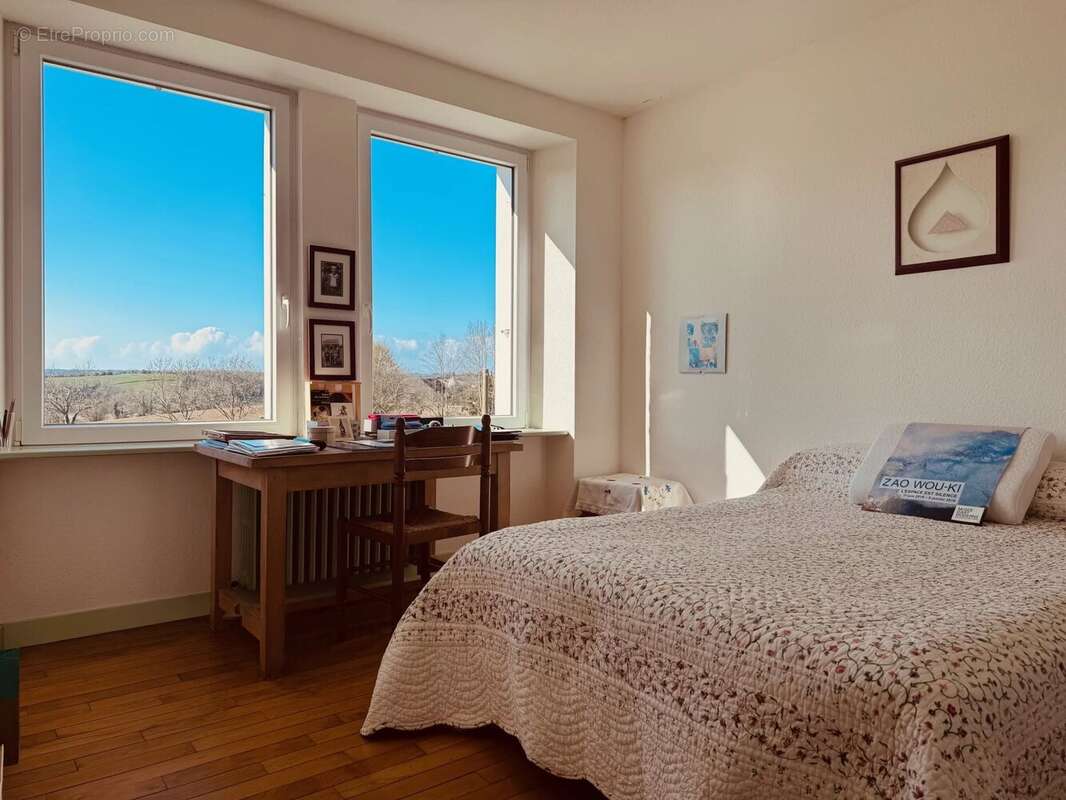 Maison à SAINT-SEGAL